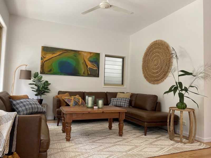 10 Mia Ct, Ocean Shores NSW 2483