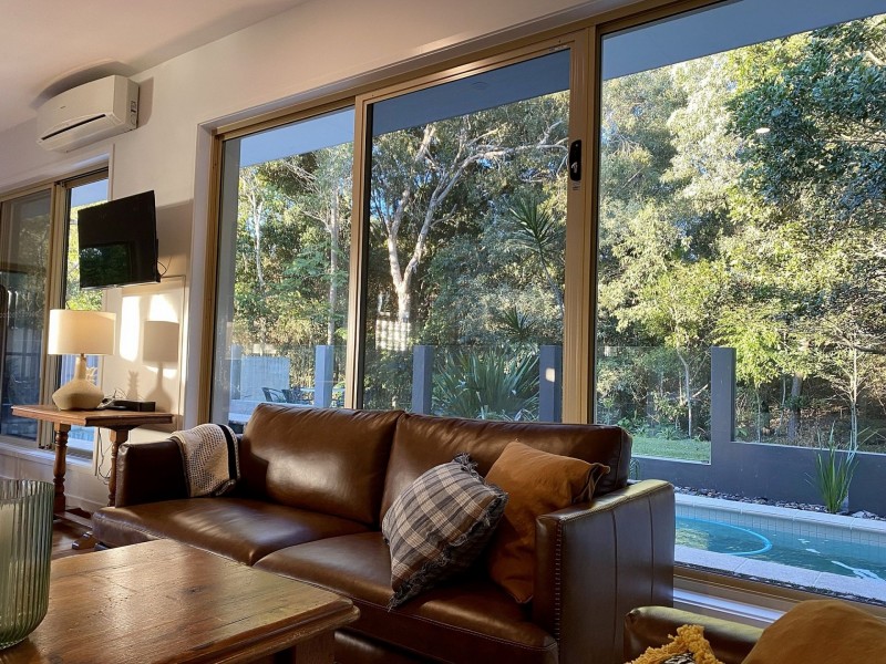 10 Mia Ct, Ocean Shores NSW 2483