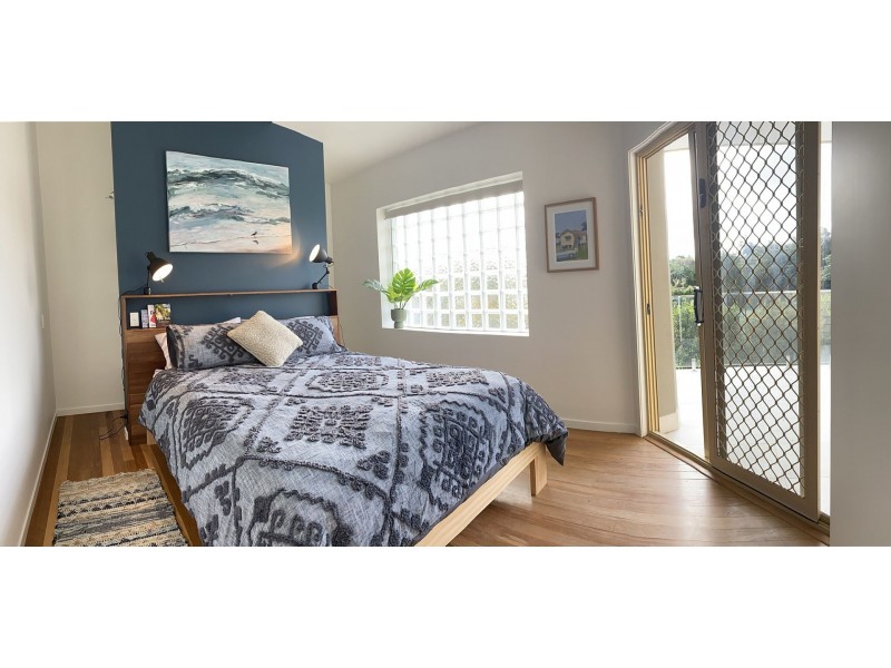10 Mia Ct, Ocean Shores NSW 2483
