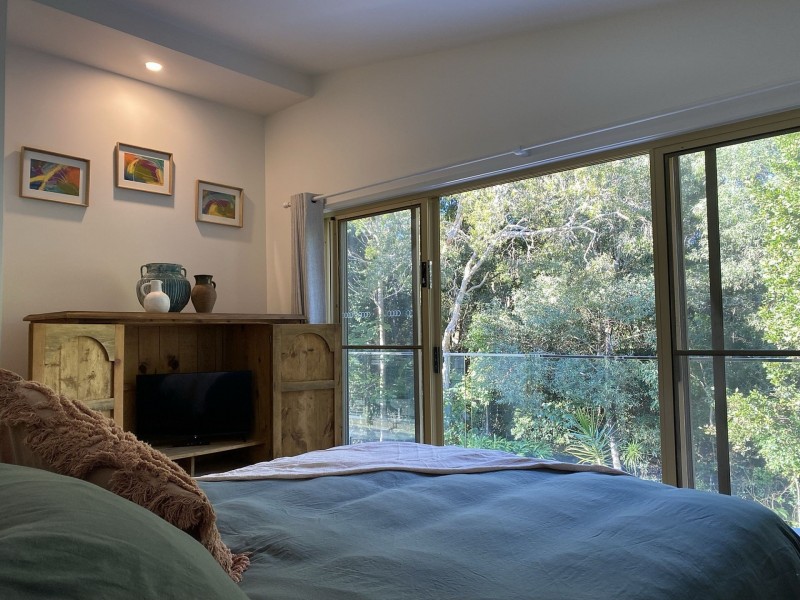 10 Mia Ct, Ocean Shores NSW 2483