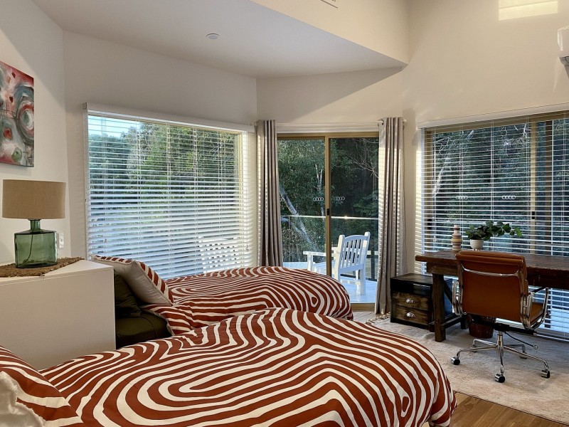 10 Mia Ct, Ocean Shores NSW 2483