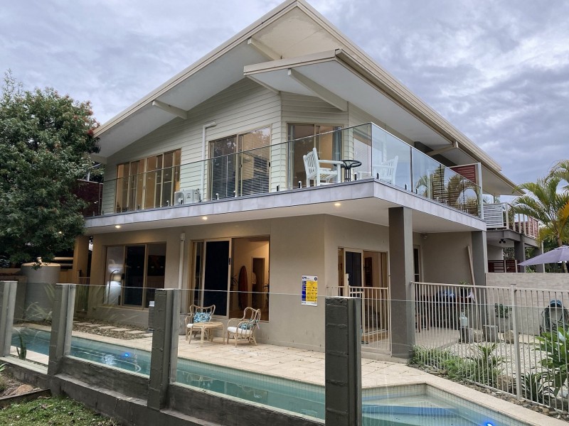 10 Mia Ct, Ocean Shores NSW 2483