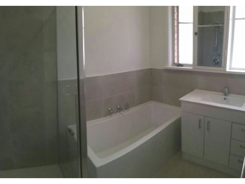 1/33 Katrina St, Blackburn North VIC 3130