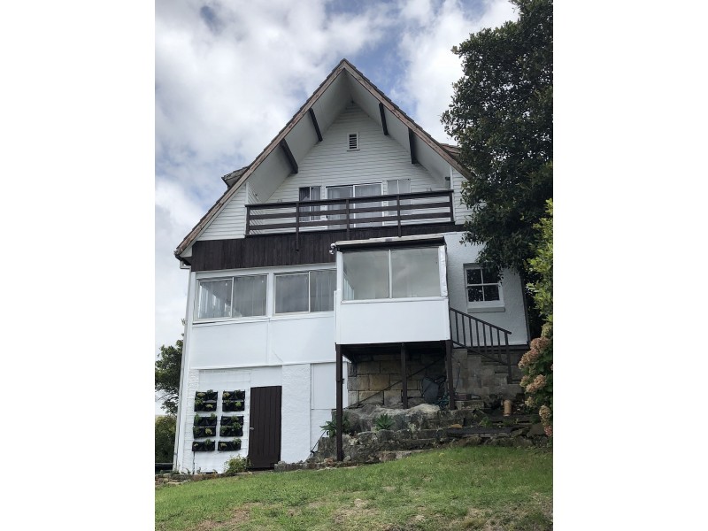 2A Edgecliffe Esp, Seaforth NSW 2092