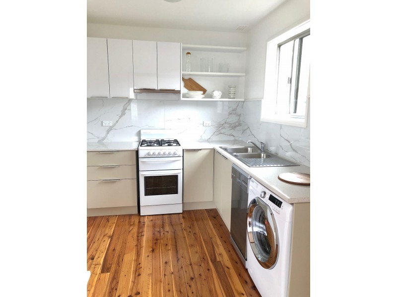 2A Edgecliffe Esp, Seaforth NSW 2092