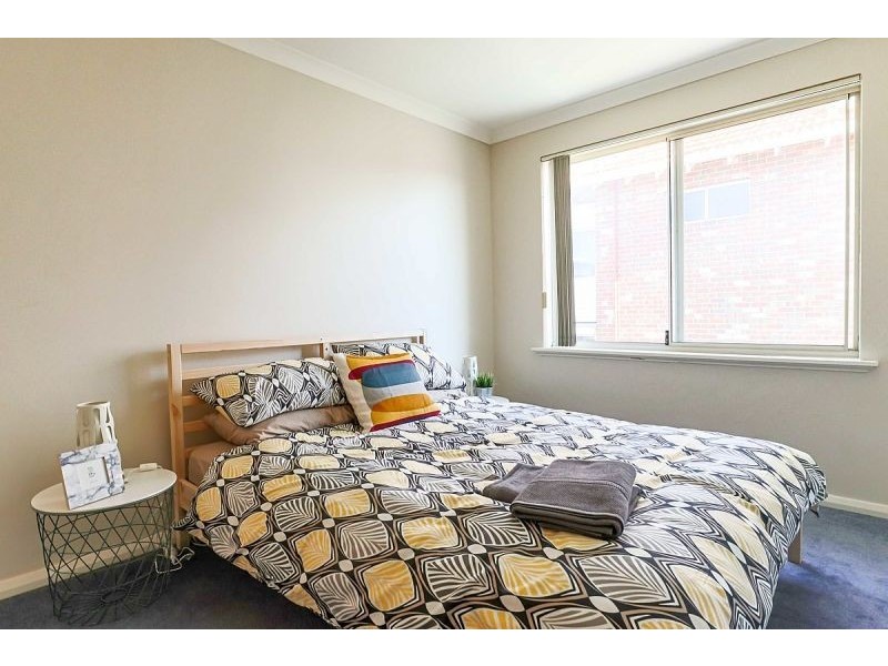 4/5 Temple St, Victoria Park WA 6100