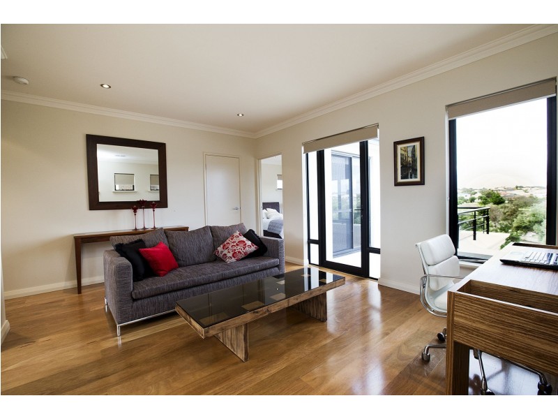 87 Delgado Pde, Iluka WA 6028