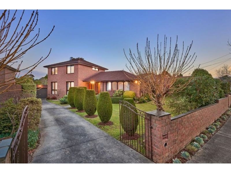24 Minchinbury Dr, Vermont South VIC 3133
