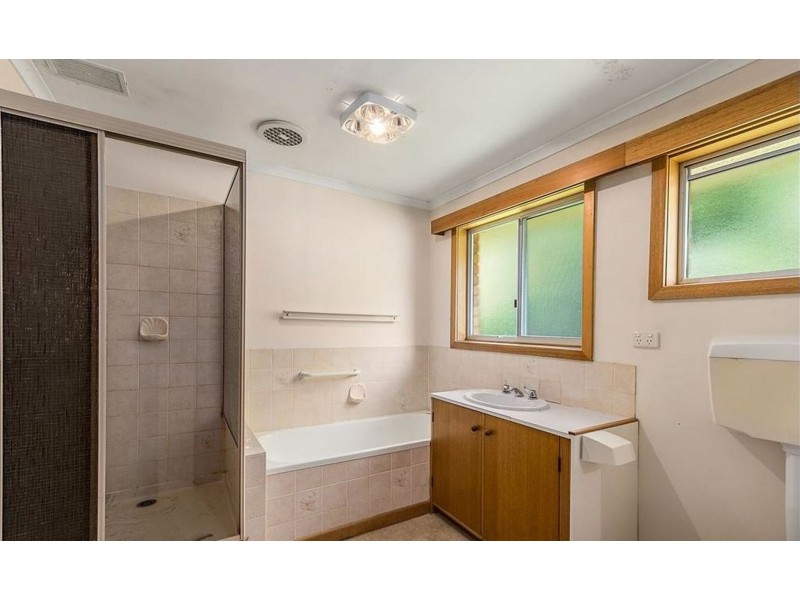 2/452 Churchill Ave, Sandy Bay TAS 7005