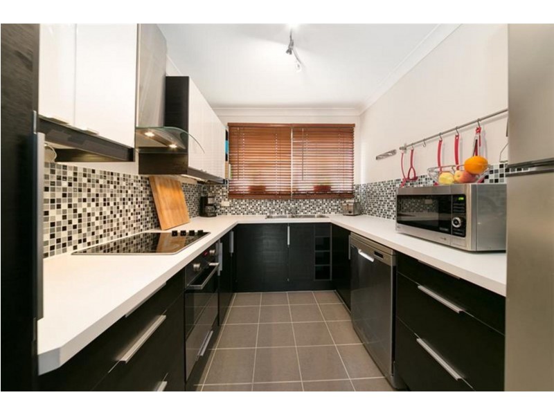 2/34 Macaulay St, Coorparoo QLD 4151