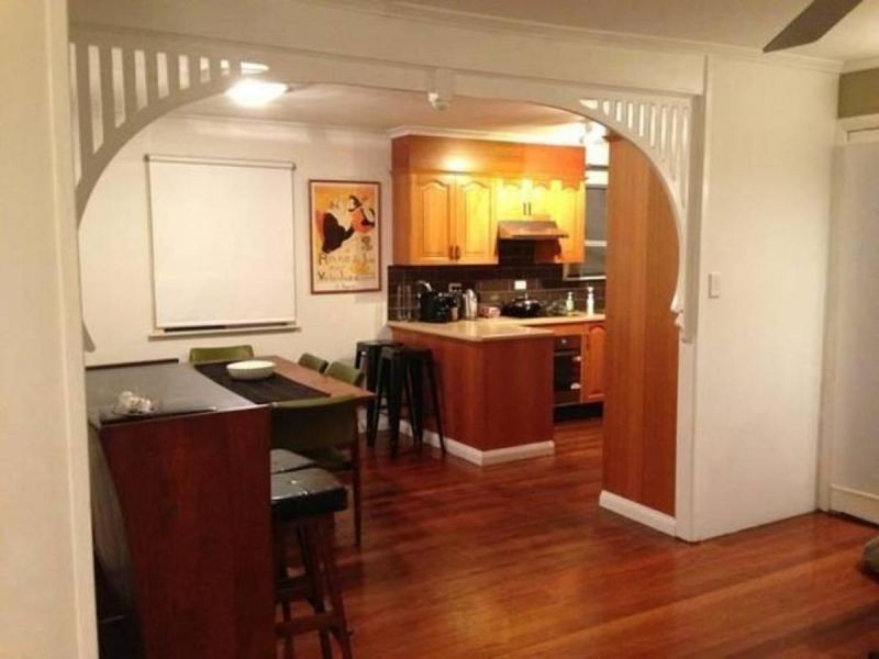 16 Dahlia St, Cannon Hill QLD 4170