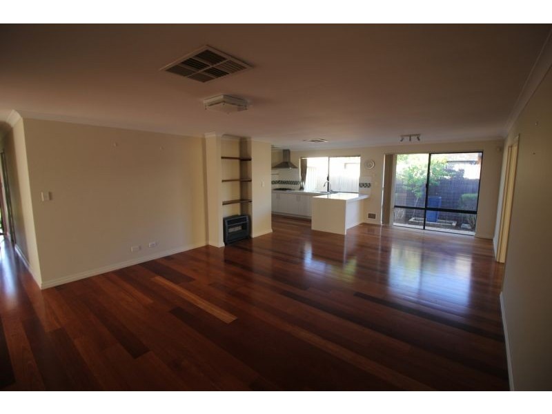 48 Walanna Dr, Karawara WA 6152