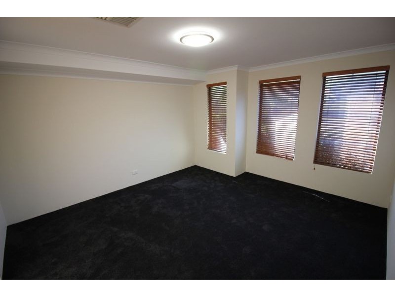 48 Walanna Dr, Karawara WA 6152