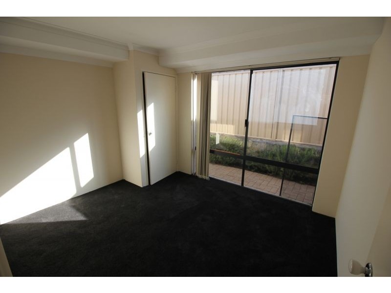 48 Walanna Dr, Karawara WA 6152