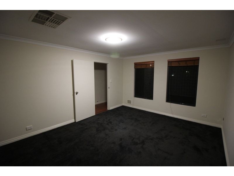 48 Walanna Dr, Karawara WA 6152