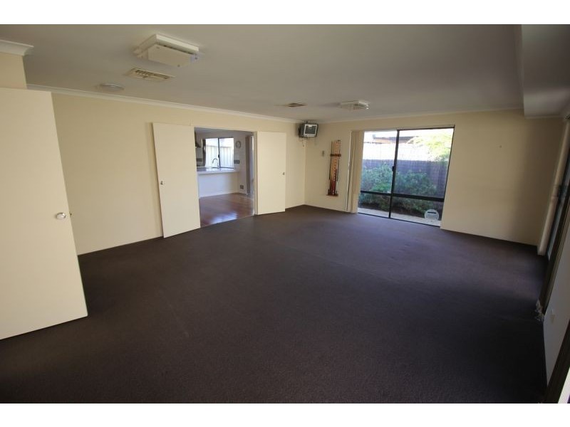 48 Walanna Dr, Karawara WA 6152