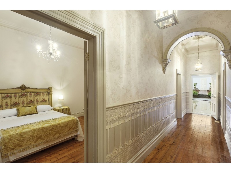 227 Pascoe Vale Rd, Essendon VIC 3040