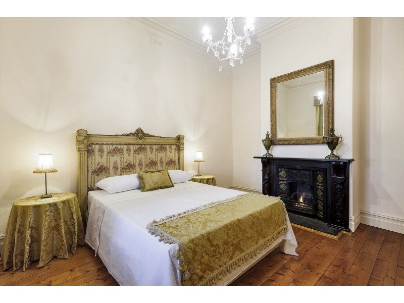 227 Pascoe Vale Rd, Essendon VIC 3040