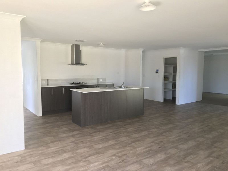 3/373 Old Coast Rd, Australind WA 6233