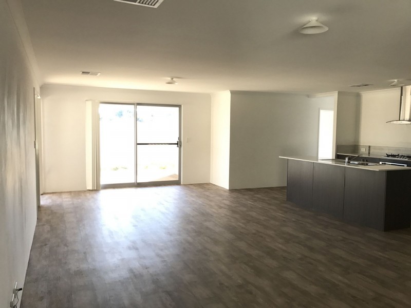 3/373 Old Coast Rd, Australind WA 6233