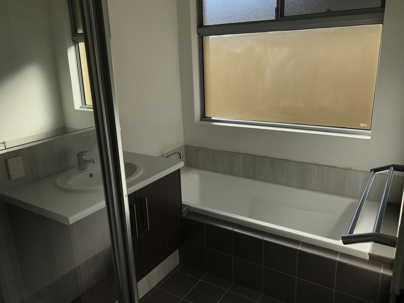 3/373 Old Coast Rd, Australind WA 6233