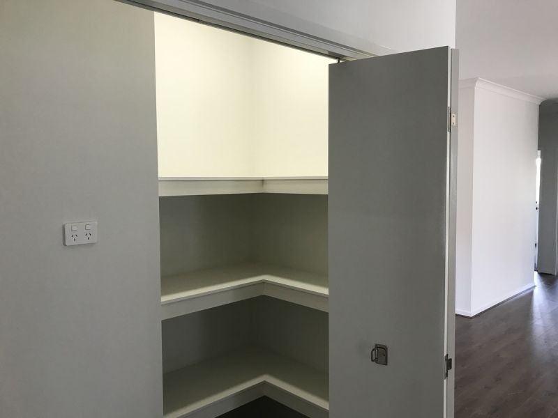 12 Lotus St, Pakenham VIC 3810