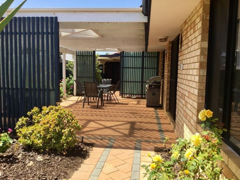 24 Daydream Plza, Halls Head WA 6210