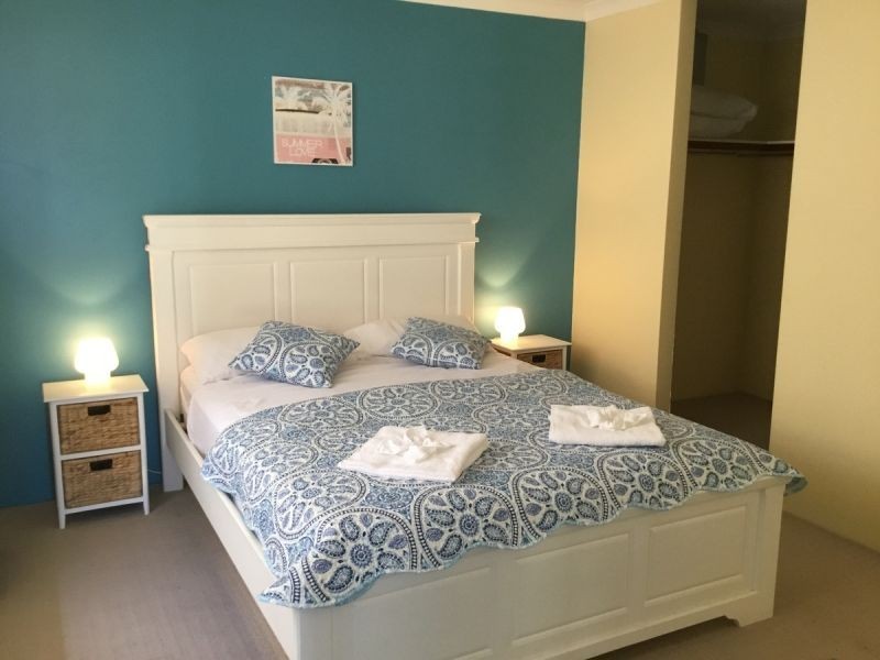 24 Daydream Plza, Halls Head WA 6210