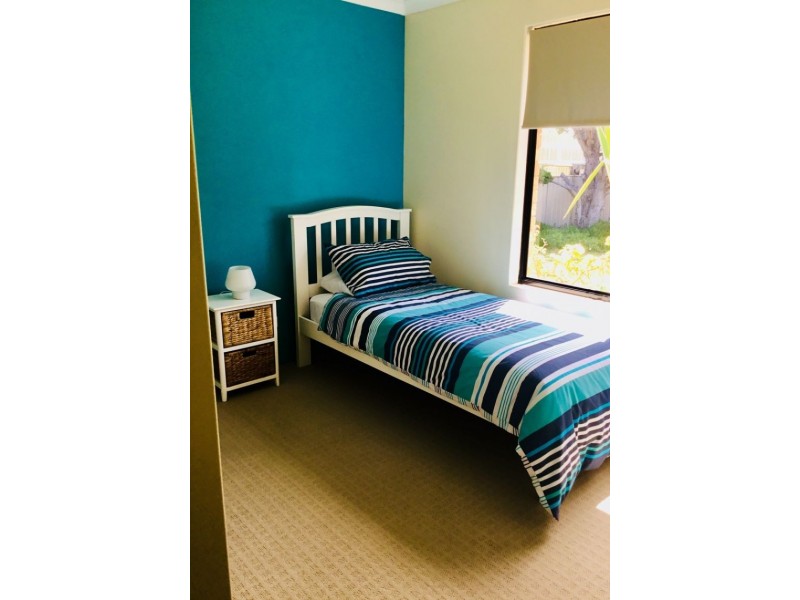 24 Daydream Plza, Halls Head WA 6210