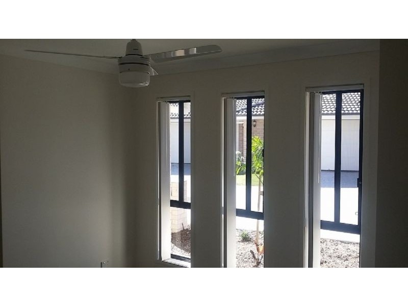 1/19 Ridgemont St, Upper Coomera QLD 4209