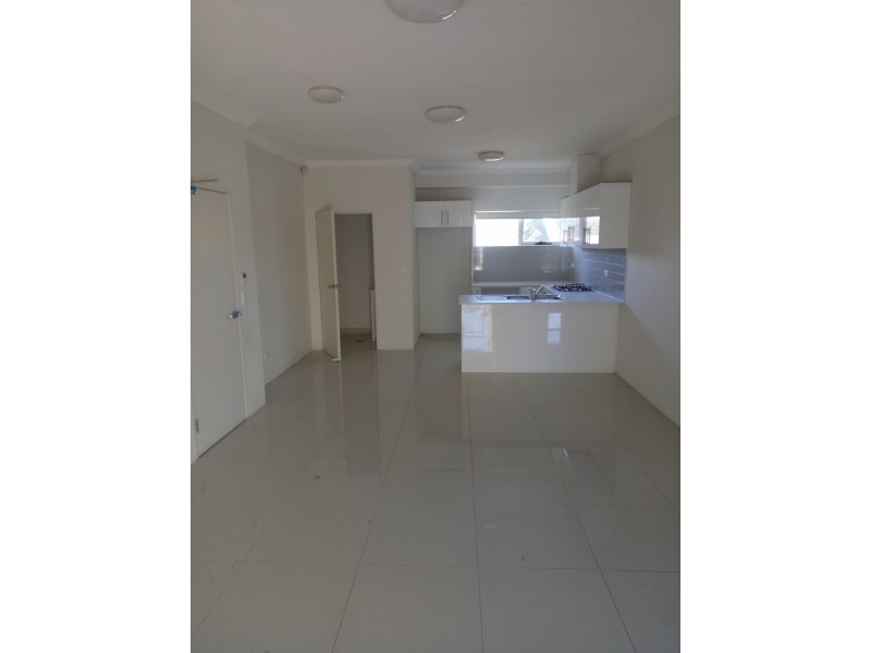 11/4 Barangaroo Rd, Toongabbie NSW 2146