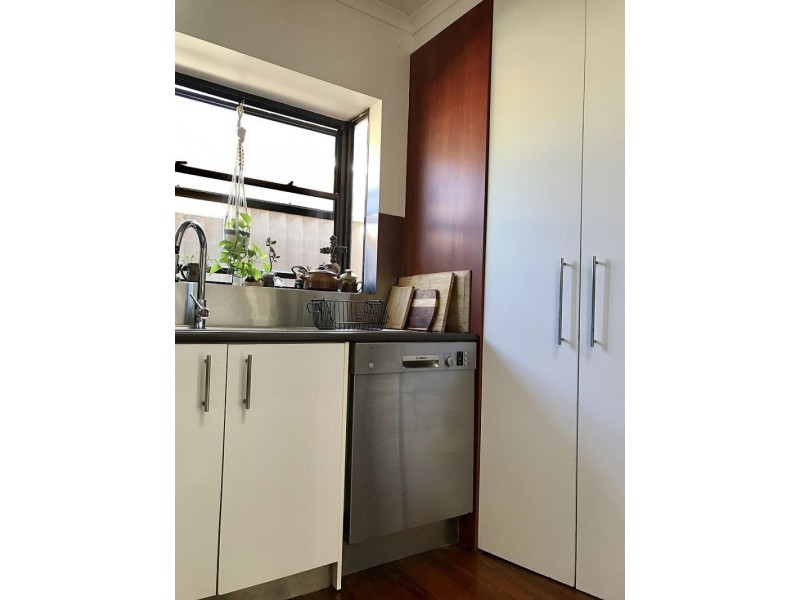 19 Second Ave, Labrador QLD 4215