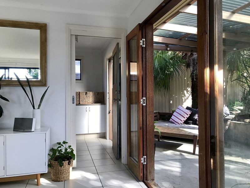 19 Second Ave, Labrador QLD 4215