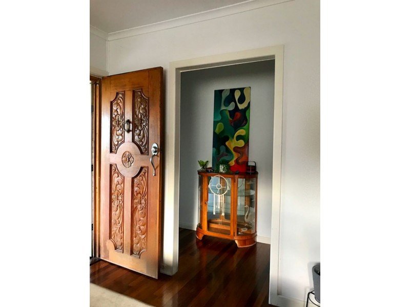 19 Second Ave, Labrador QLD 4215