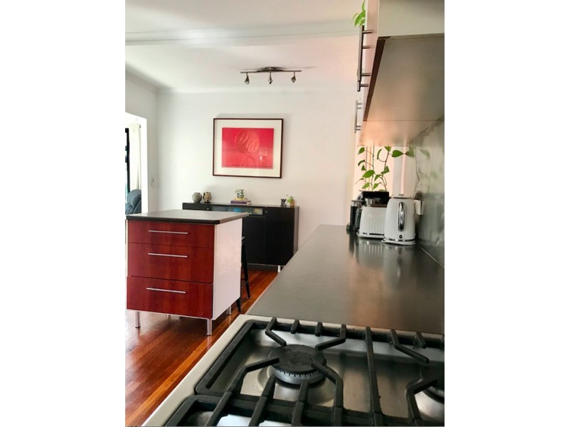 19 Second Ave, Labrador QLD 4215