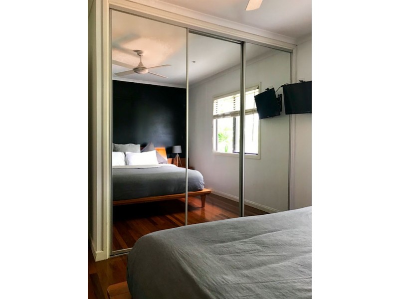 19 Second Ave, Labrador QLD 4215