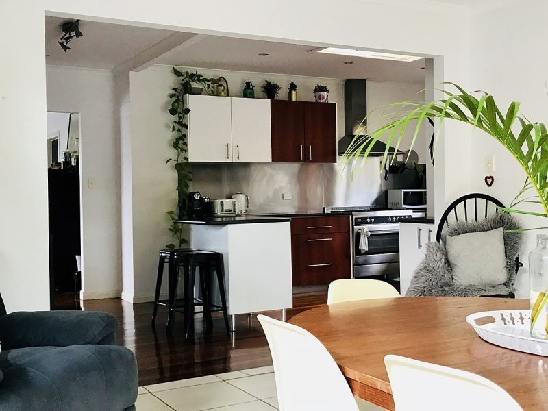 19 Second Ave, Labrador QLD 4215