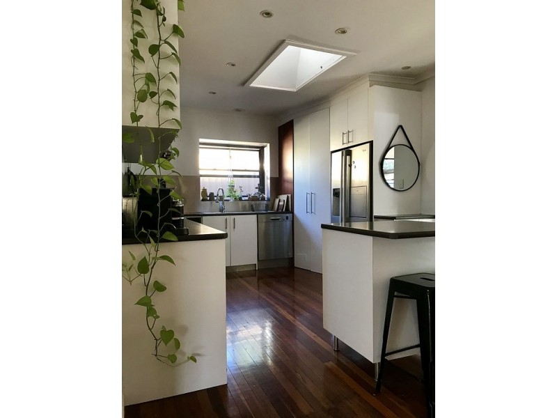 19 Second Ave, Labrador QLD 4215