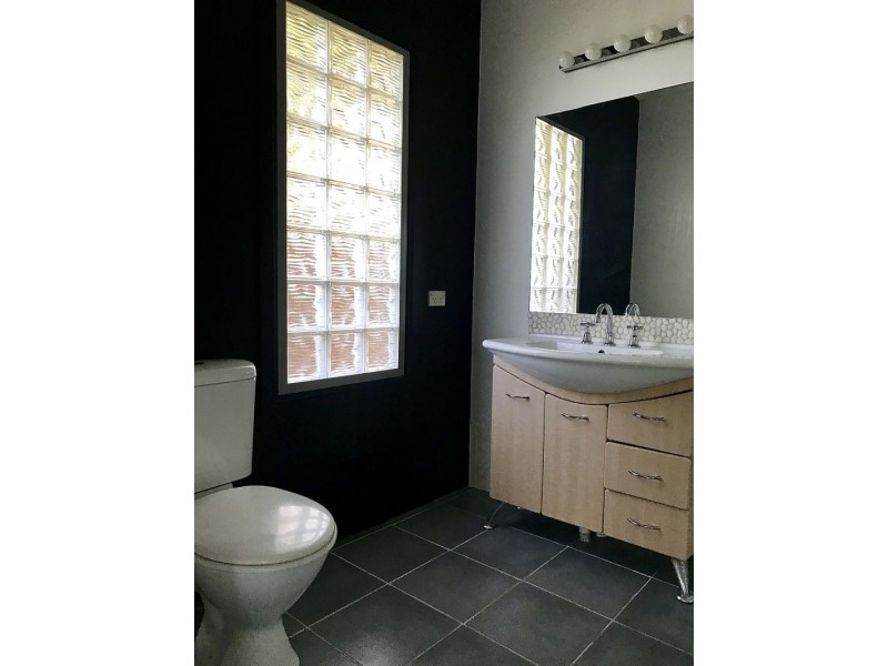 19 Second Ave, Labrador QLD 4215