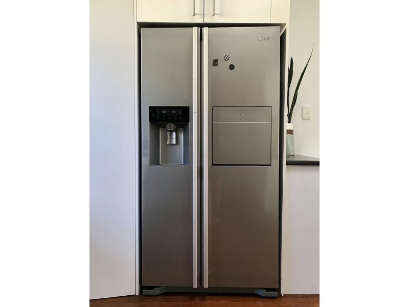 19 Second Ave, Labrador QLD 4215