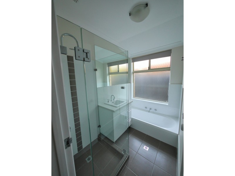 98 Vaucluse Cres, Ellenbrook WA 6069