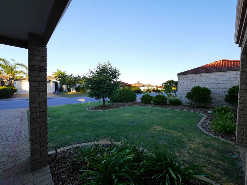 98 Vaucluse Cres, Ellenbrook WA 6069