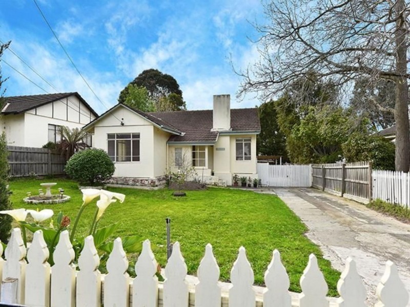 11 Woonah St, Chadstone VIC 3148