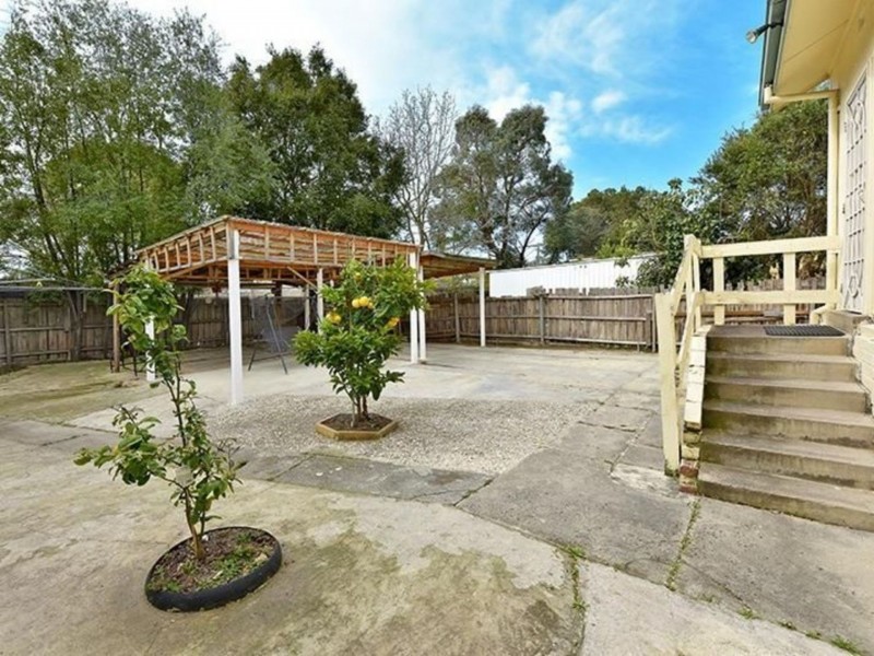 11 Woonah St, Chadstone VIC 3148