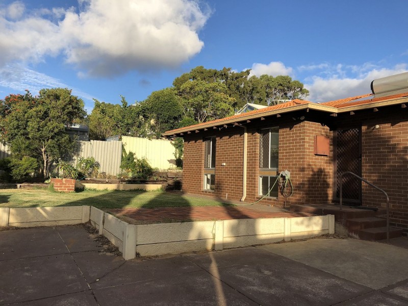 210 Weaponess Rd, Wembley Downs WA 6019