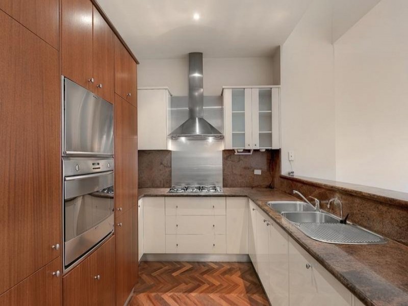 8a Surrey Rd, South Yarra VIC 3141