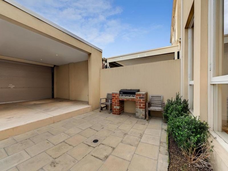 8a Surrey Rd, South Yarra VIC 3141