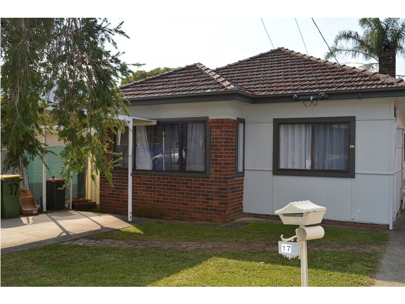 17 Patten Ave, Merrylands NSW 2160