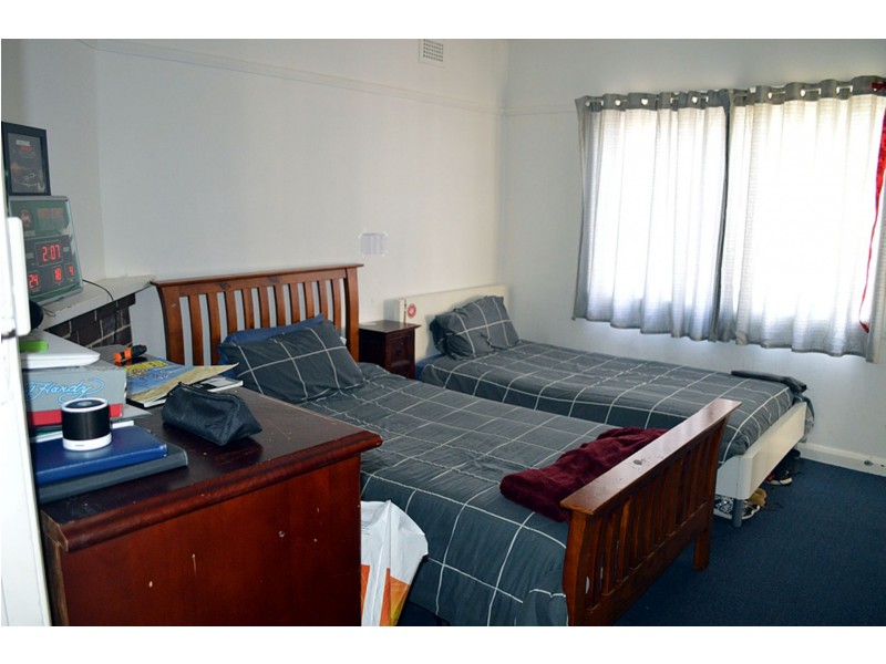 17 Patten Ave, Merrylands NSW 2160