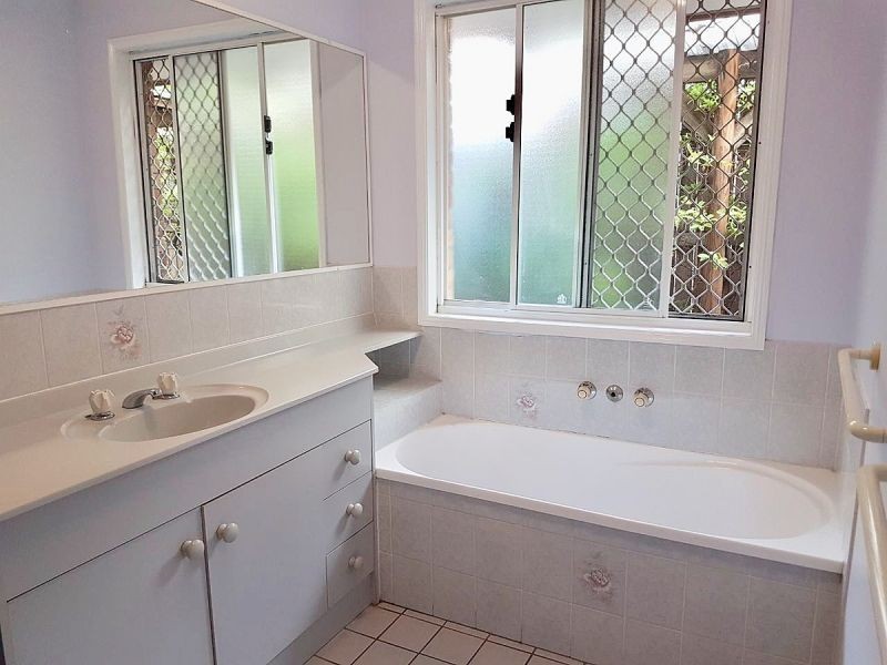 66 Oldbury Pl, Forest Lake QLD 4078